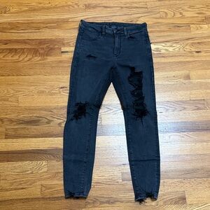 American Eagle Outfitters Black Distressed Skinny Jeans size 6 regular